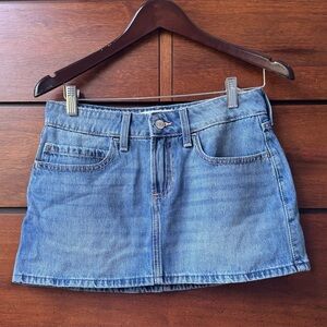 Hollister denim skirt, size 0, w 25, built in shorts, NWT